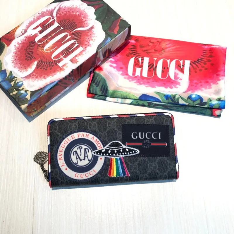 Gucci   Luxury Bags  873