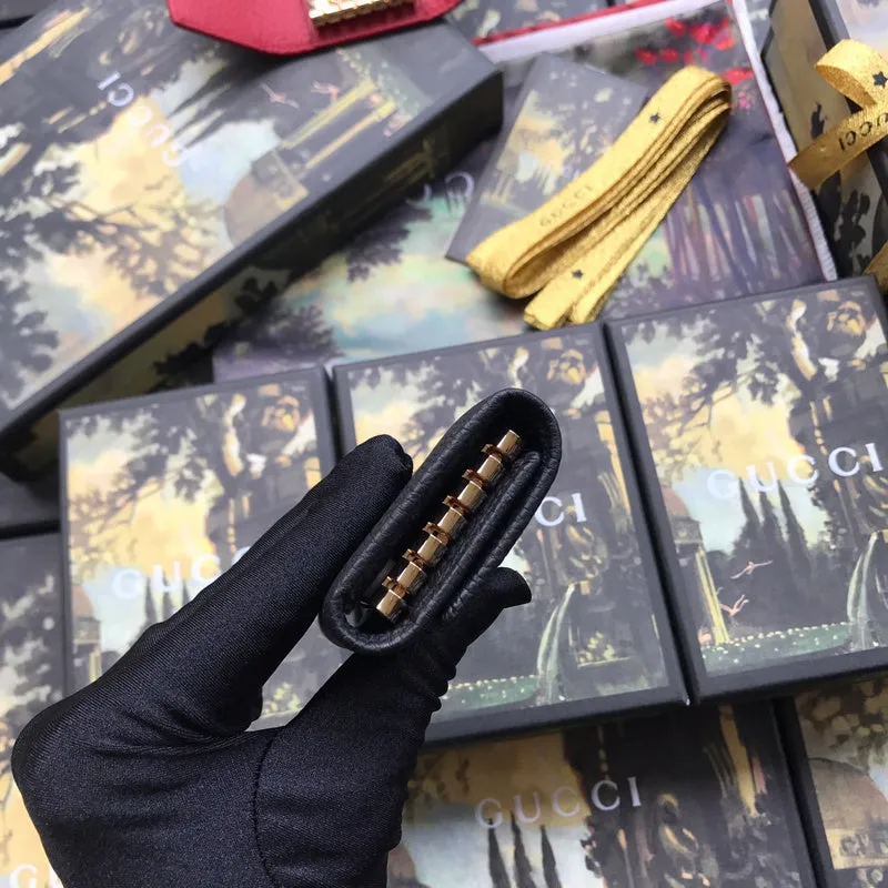 Gucci   Luxury Bags  907