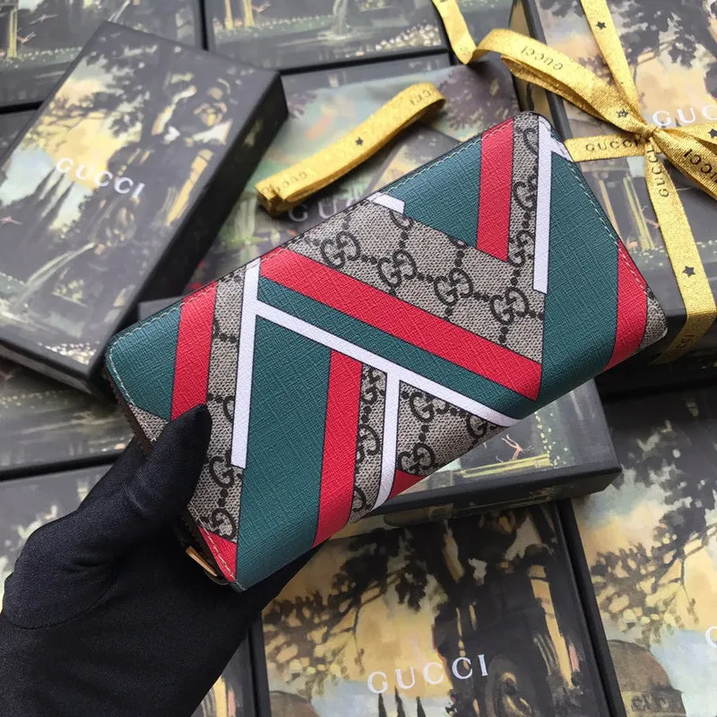 Gucci   Luxury Bags  942