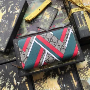 Gucci   Luxury Bags  942