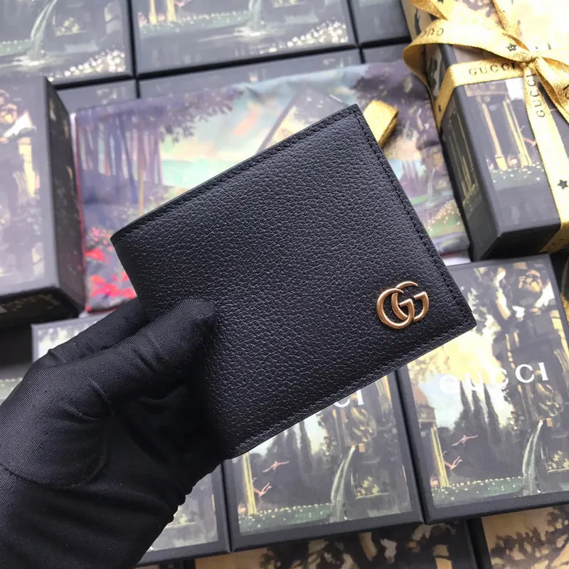 Gucci   Luxury Bags  943