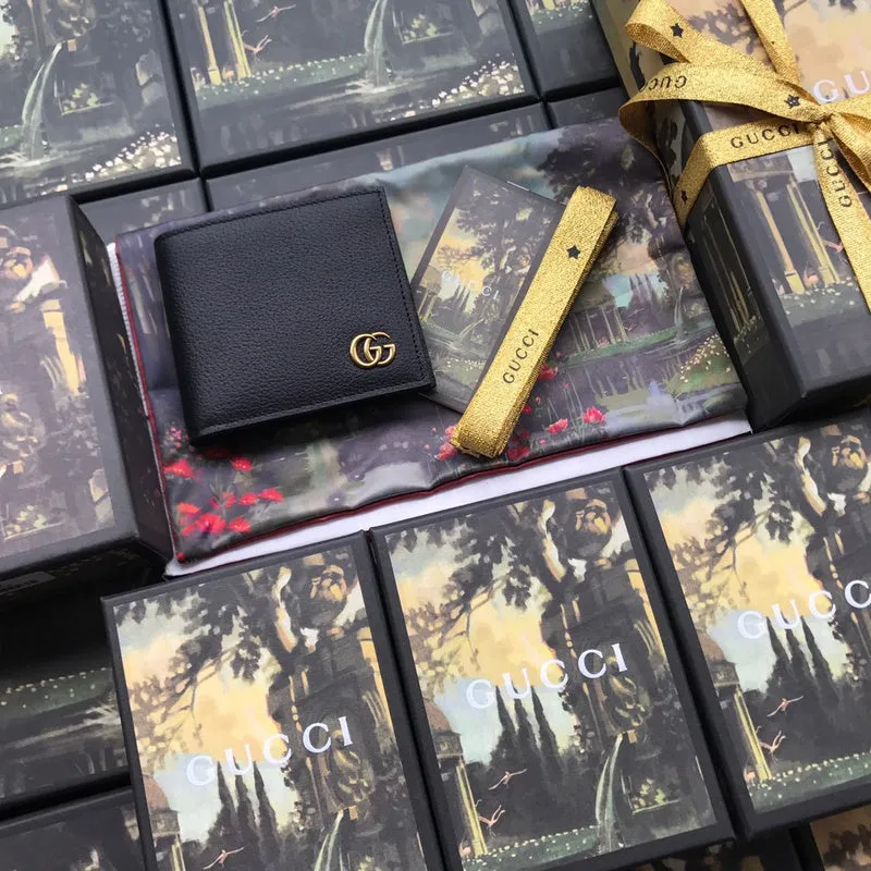 Gucci   Luxury Bags  943