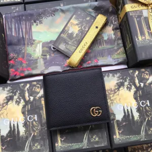 Gucci   Luxury Bags  943