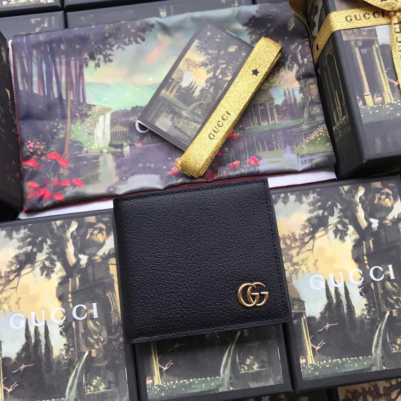 Gucci   Luxury Bags  943