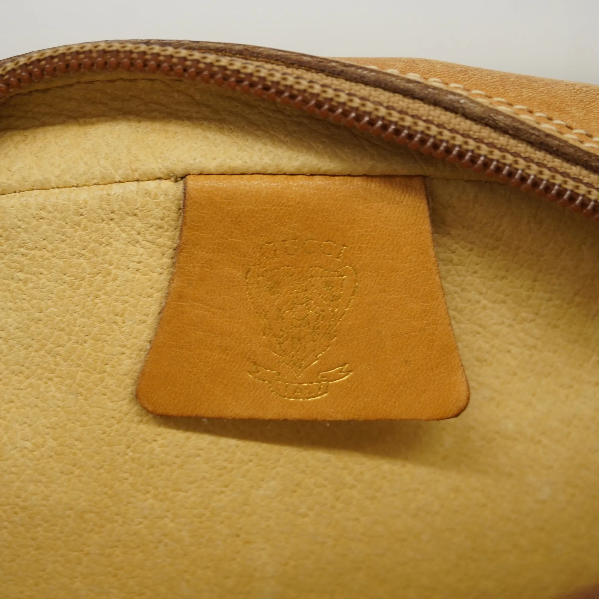GUCCI  Micro GG Micro GG 004 106 0024 Women's Leather Shoulder Bag Beige