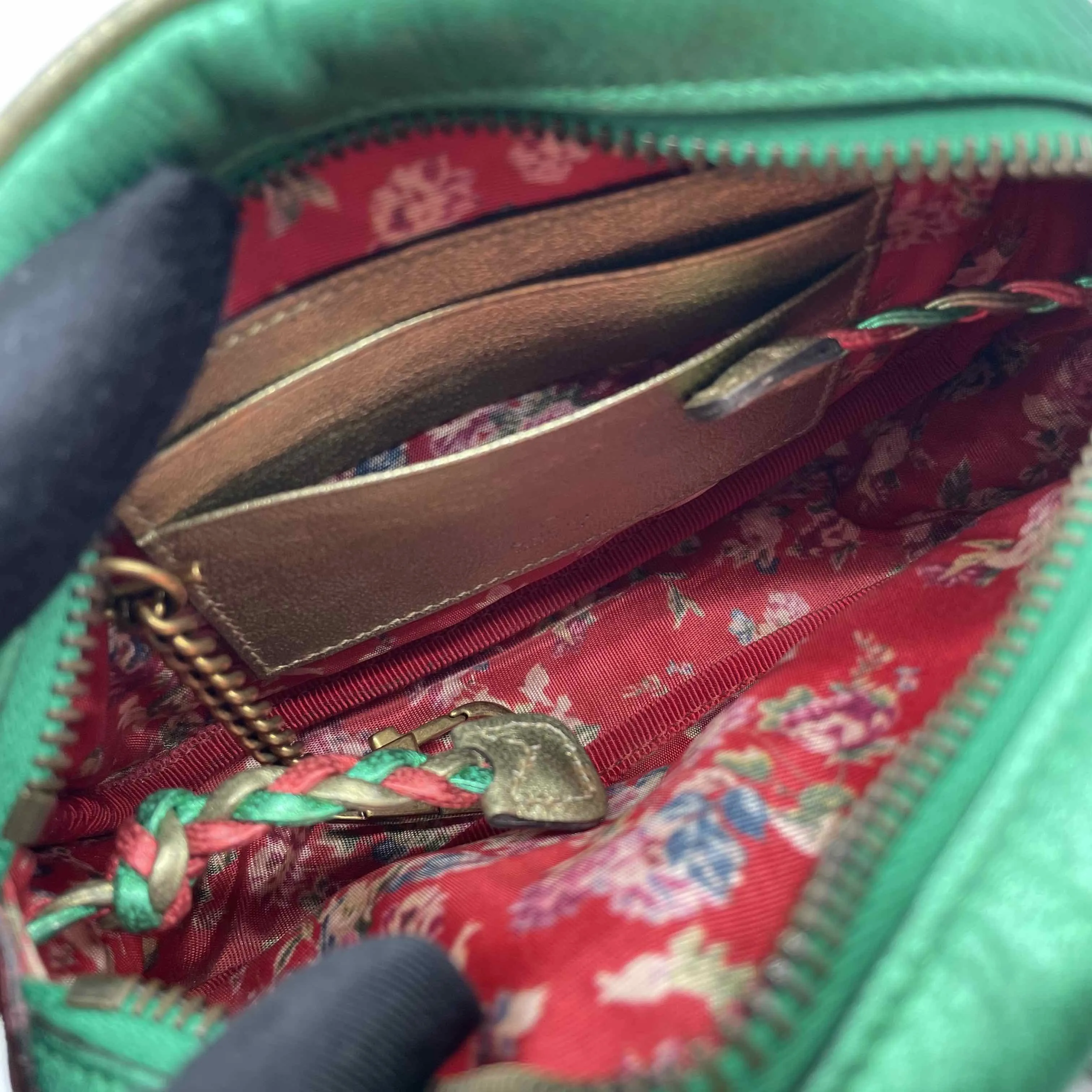 Gucci Preloved Leather Shoulder Bag h204-27 Red/Green