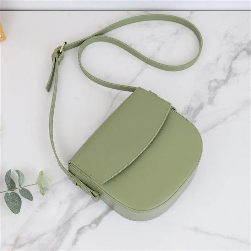 Half-round shoulder saddle bag
