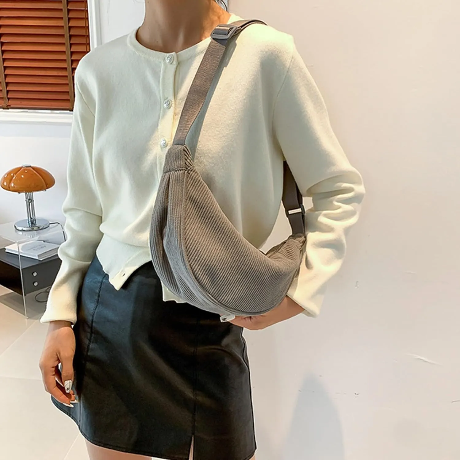 Handbag, Pebble Turnlock Messenger 28 Quilted Crossbody Purse for Women Trendy Ladies Shoulder Bag with Chain Designer Purses