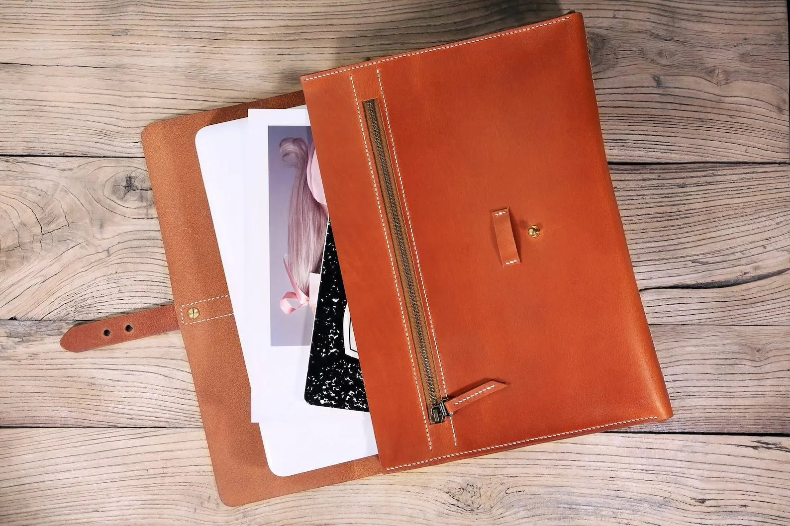 Handmade vegetable tanned leather computer carry bag