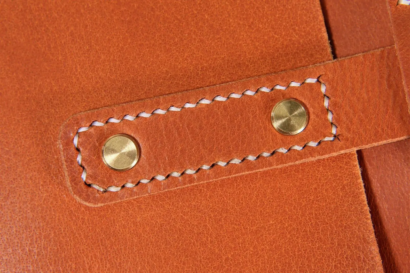Handmade vegetable tanned leather computer carry bag