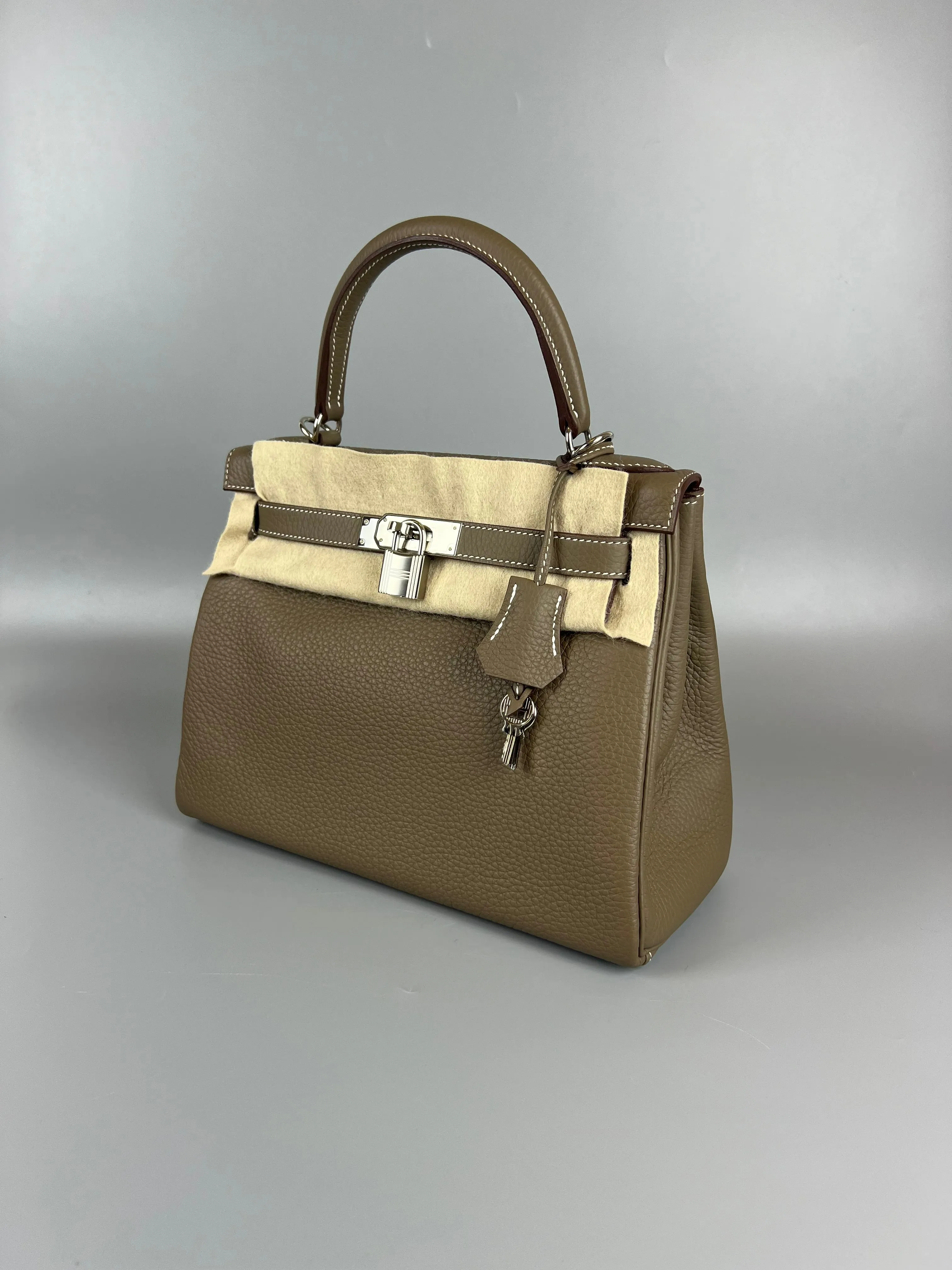 HERMES Kelly 28 Handbag 2024 Unworn Full Set