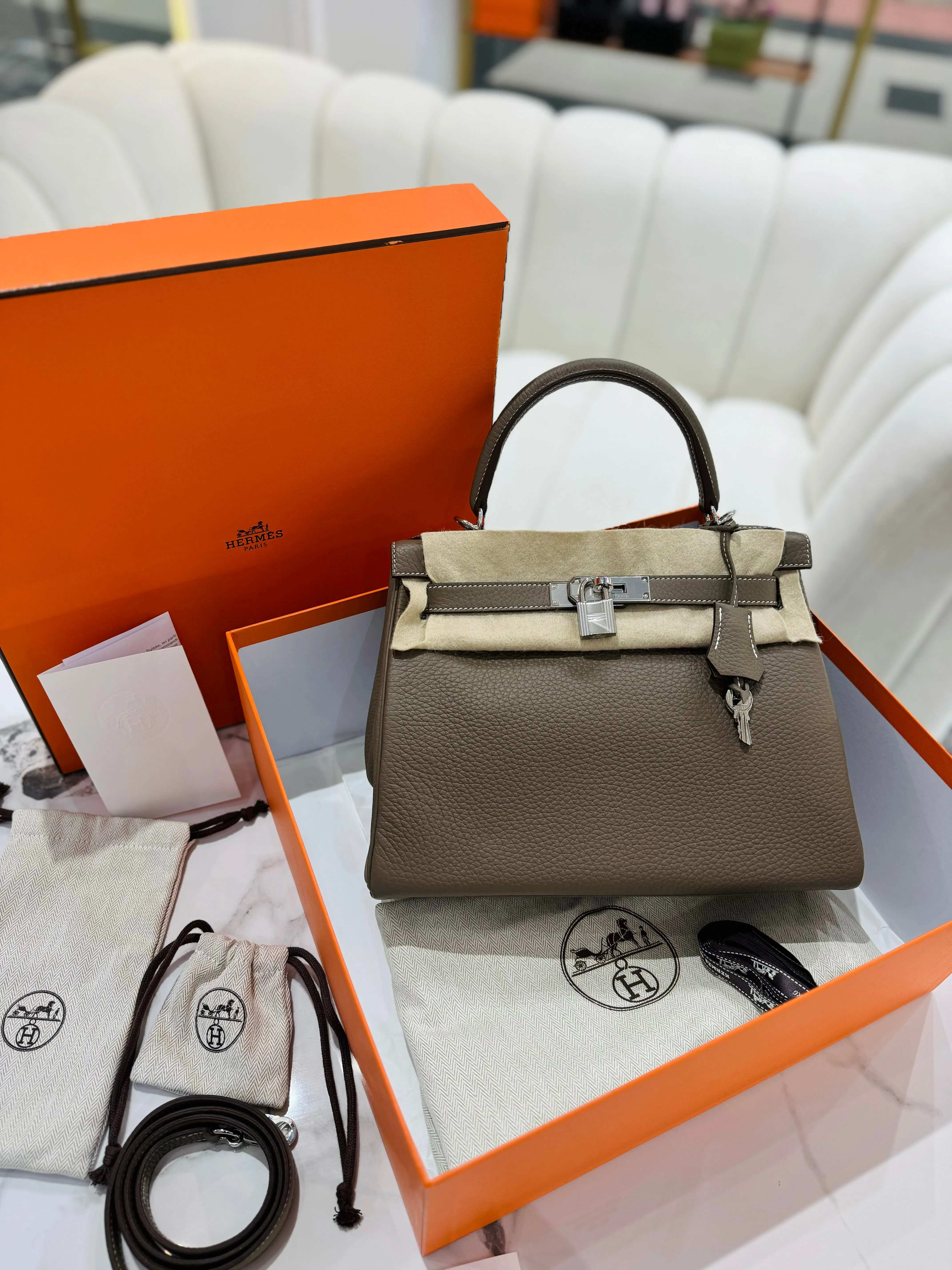 HERMES Kelly 28 Handbag 2024 Unworn Full Set