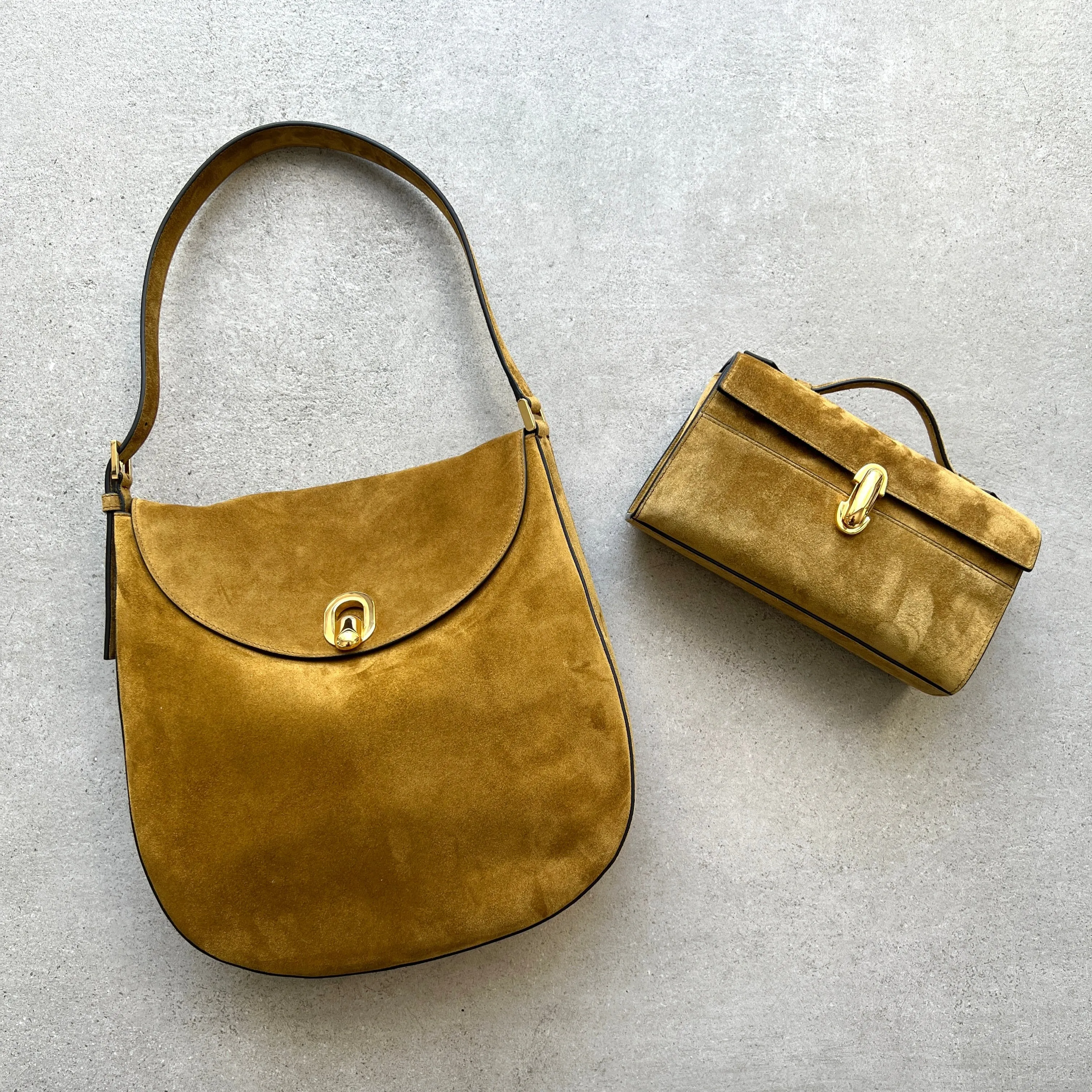 Large Tondo Hobo Suede, Sepai (G)