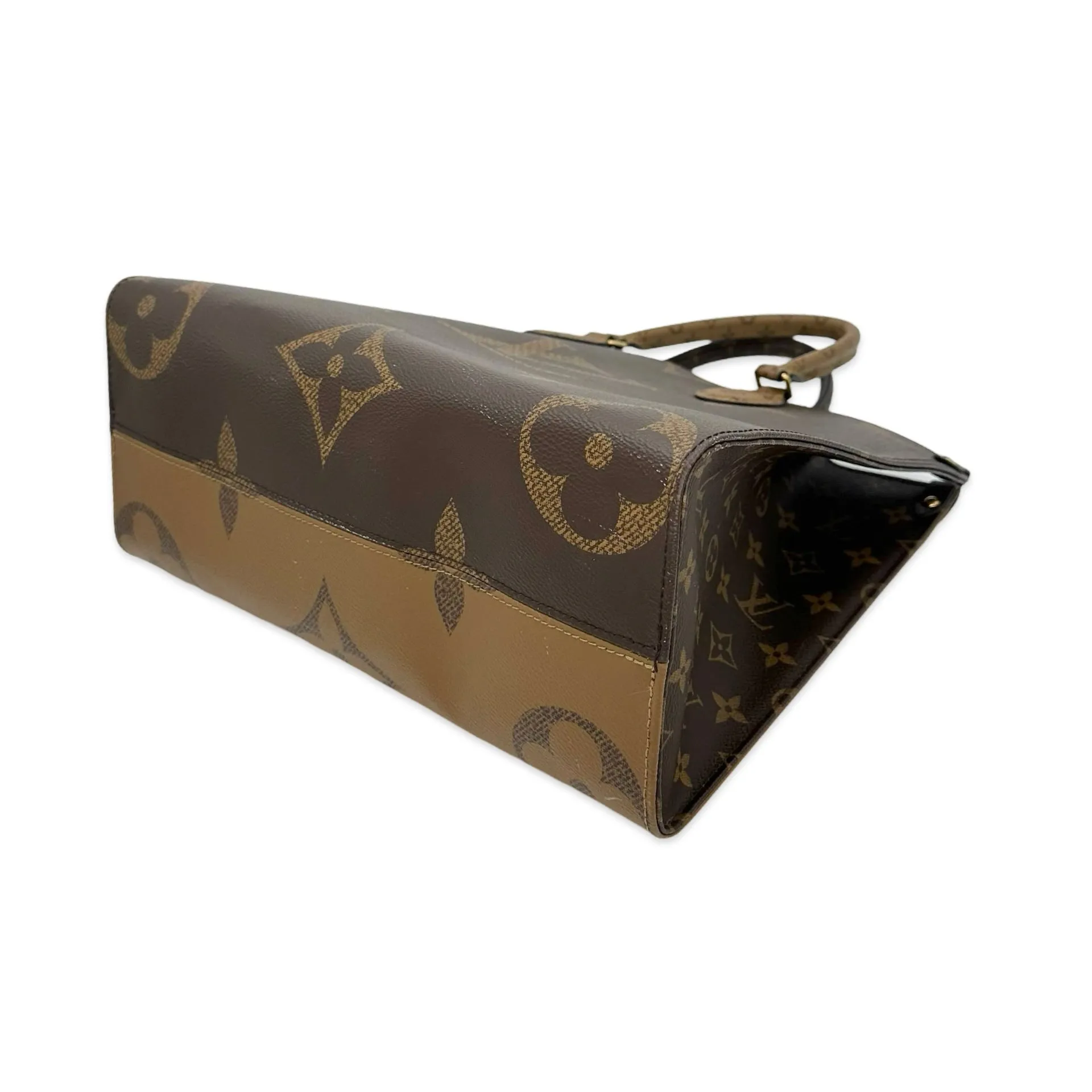 LOUIS VUITTON: Monogram Giant Onthego MM