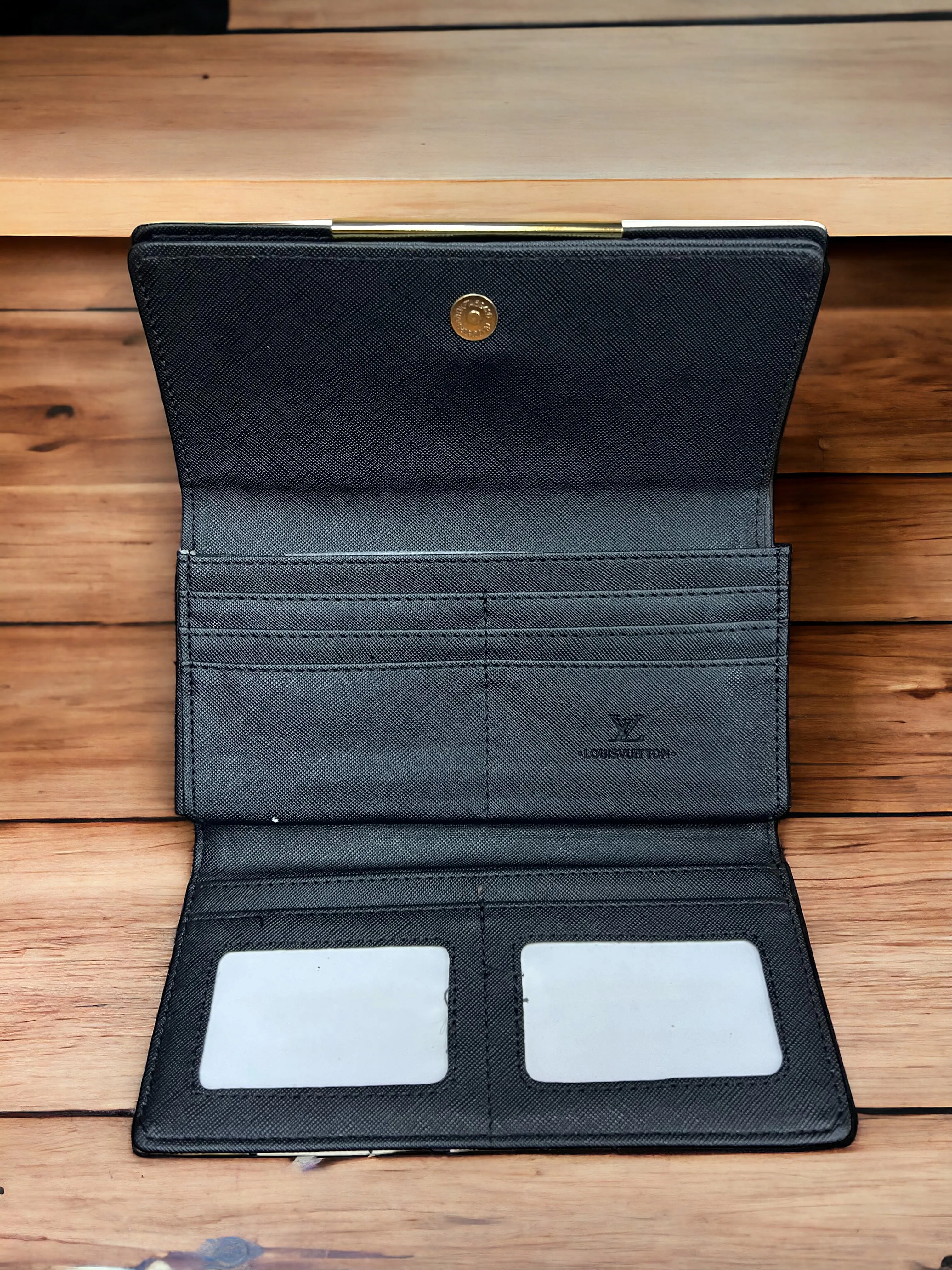 Louis Vuitton Multi Compartments Designer Wallets