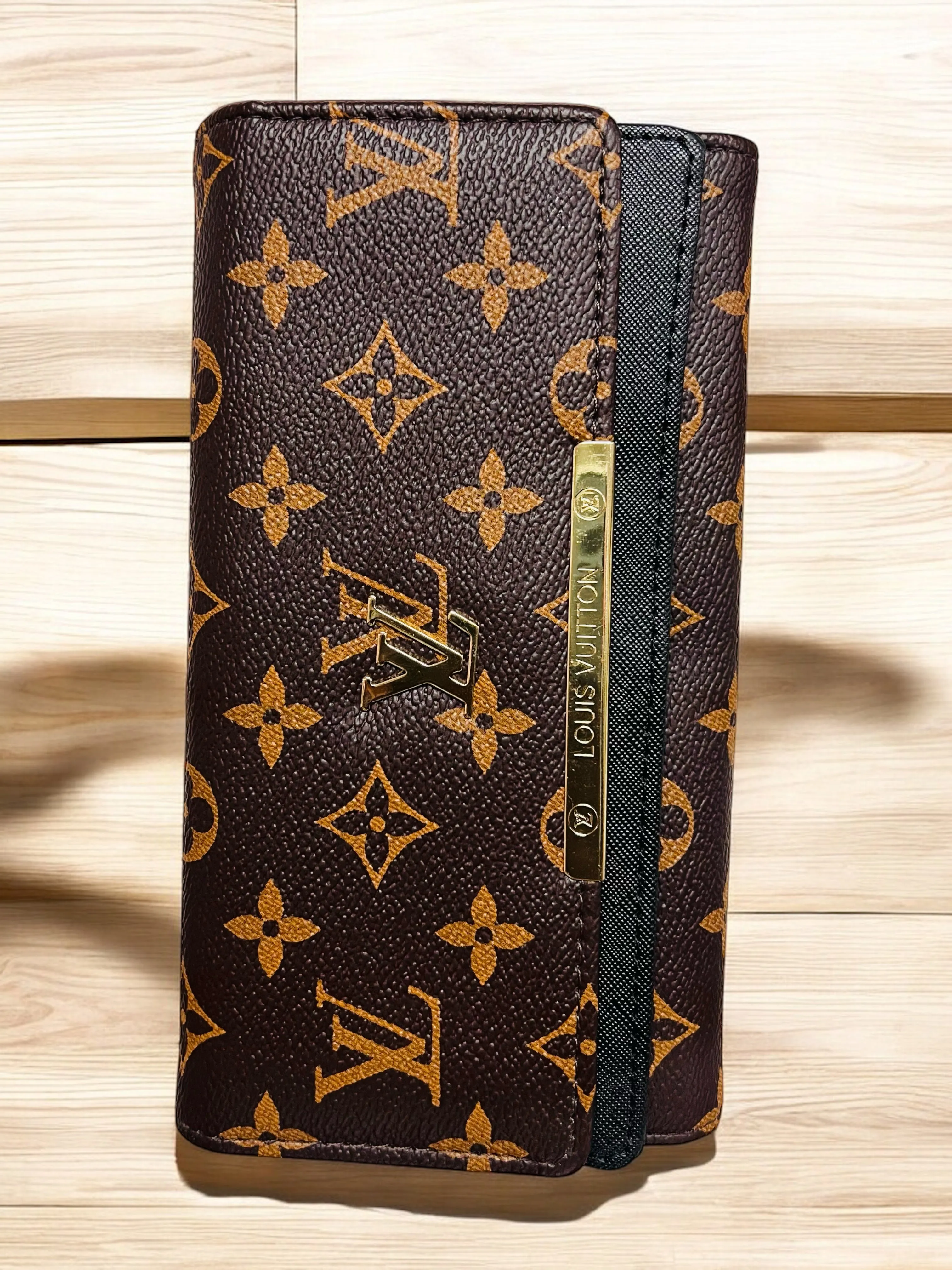 Louis Vuitton Multi Compartments Designer Wallets