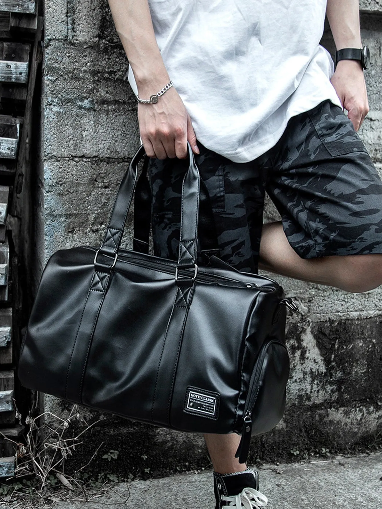 Men Letter Patch Decor Duffel Bag