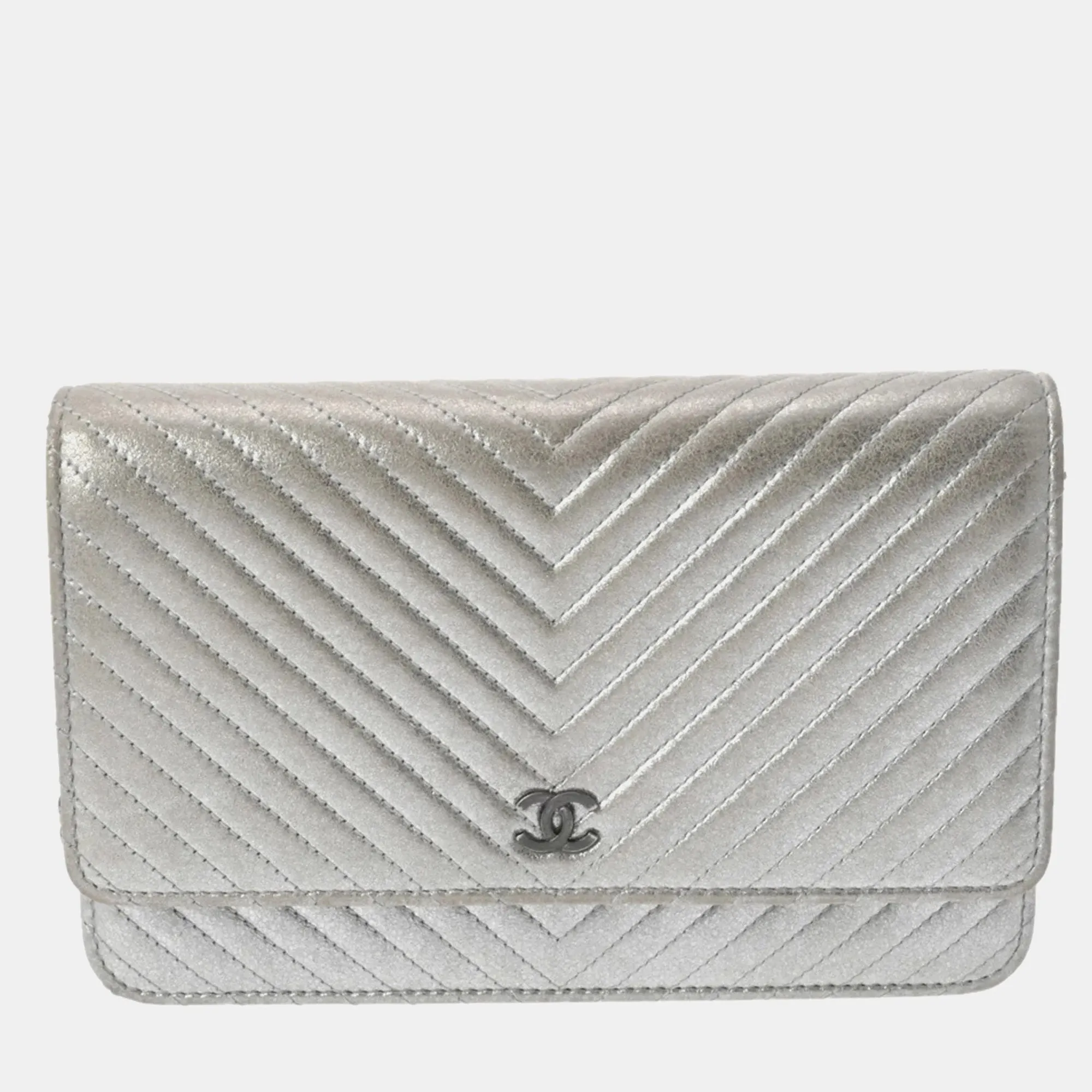 Metallic Silver Leather Wallet On Chain