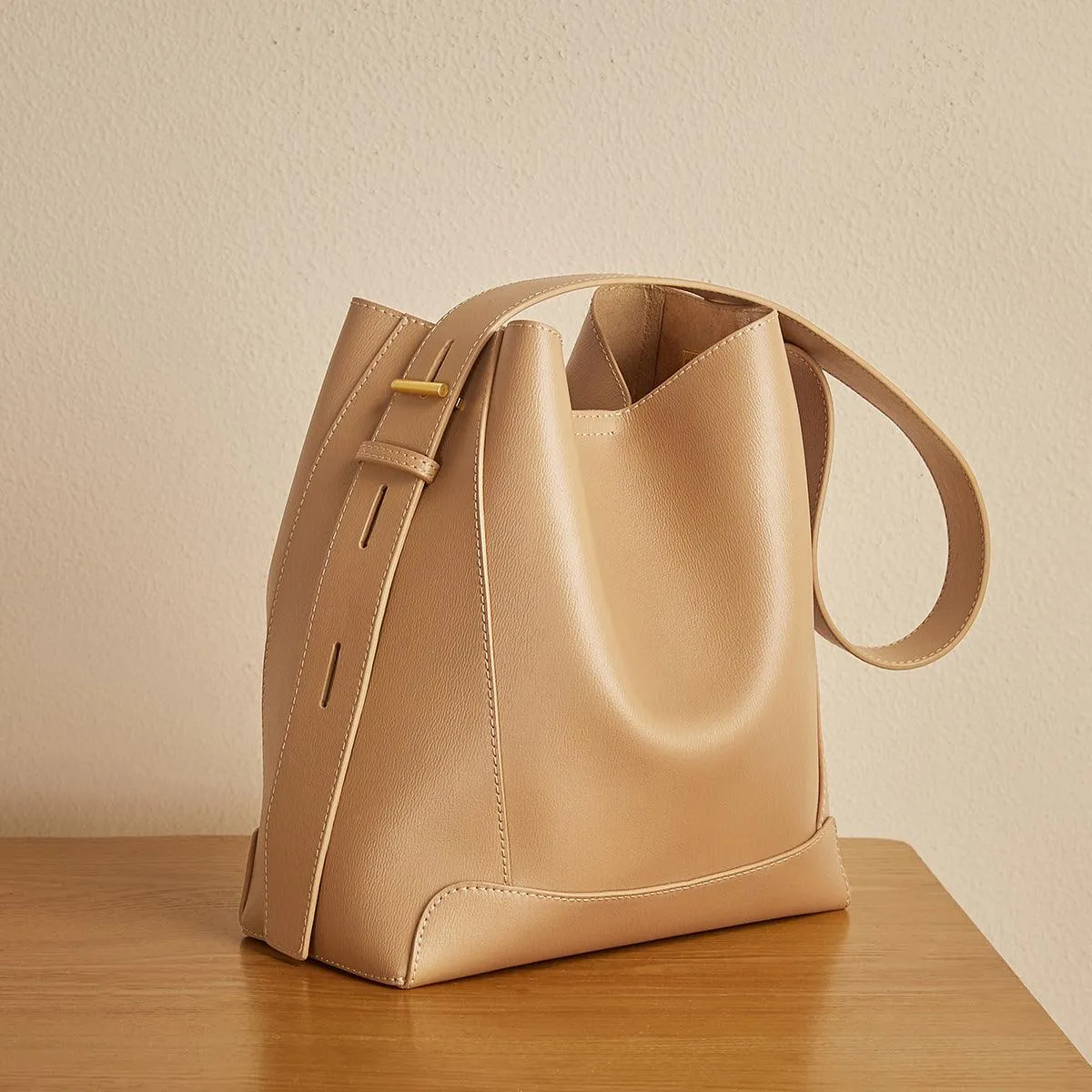 Minimalist Bucket Bag in Genuine Leather | Leather Shoulder Bag Gold Tone, Chic Crossbody Bag, Gift for Her