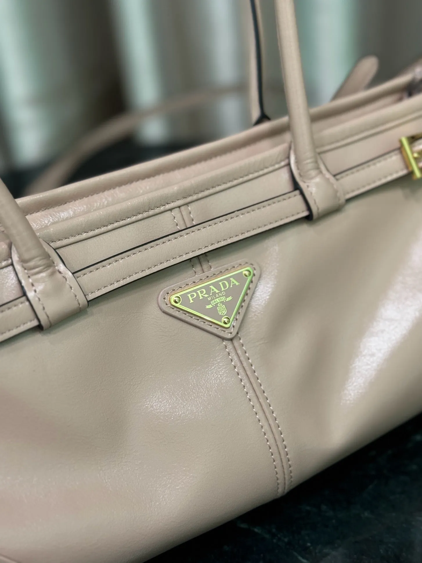 PD319 Cocoa Medium/Large Leather Handbag / HIGHEST QUALITY VERSION