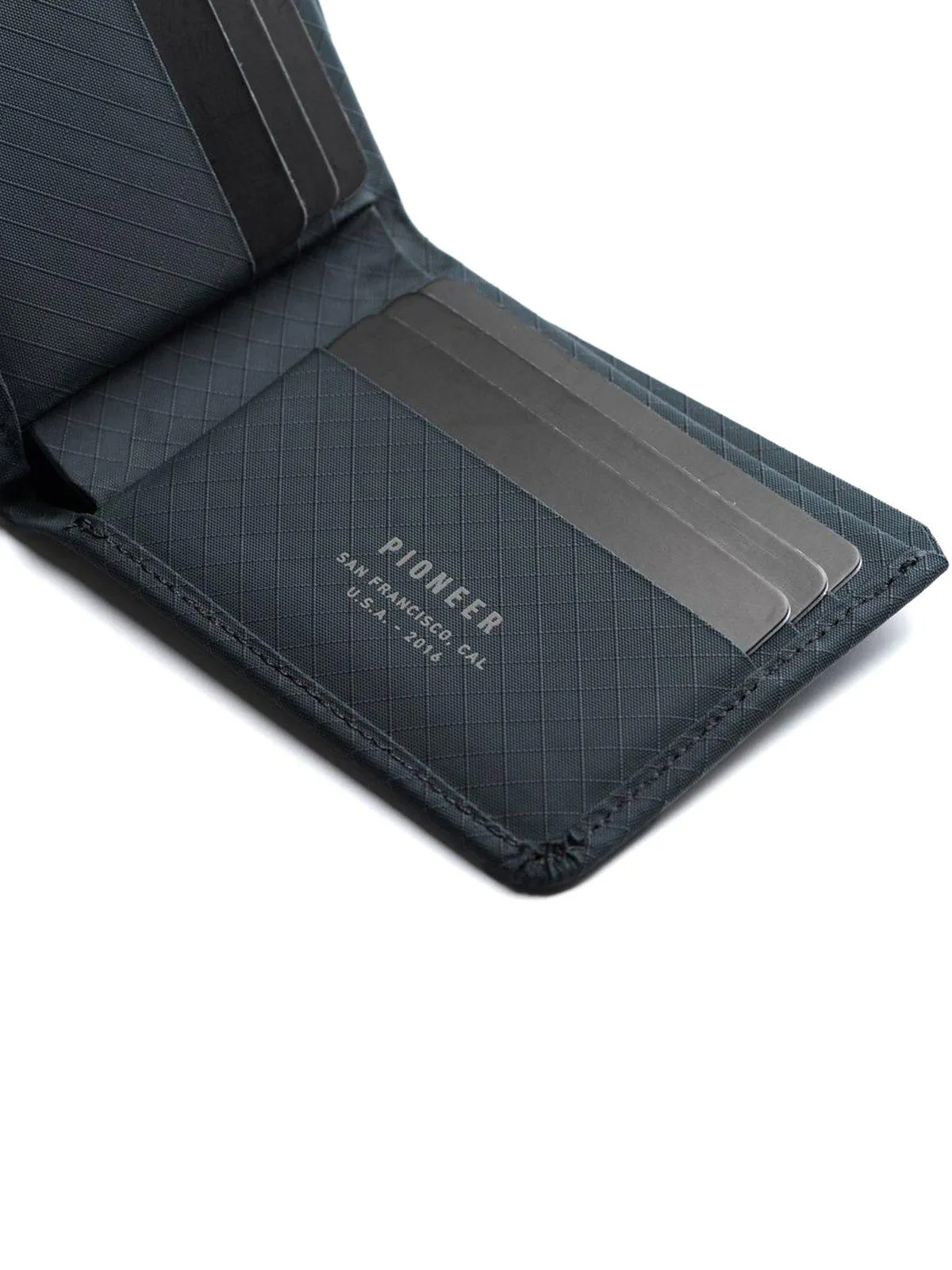 Pioneer Division Billfold Wallet 3PN Navy