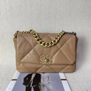 Preloved Chanel 19 Bag Beige Leather Shoulder Bag