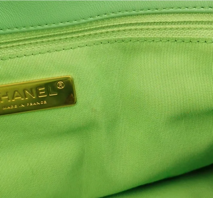 Preloved Chanel 19 Large Bag Green 24062178756265