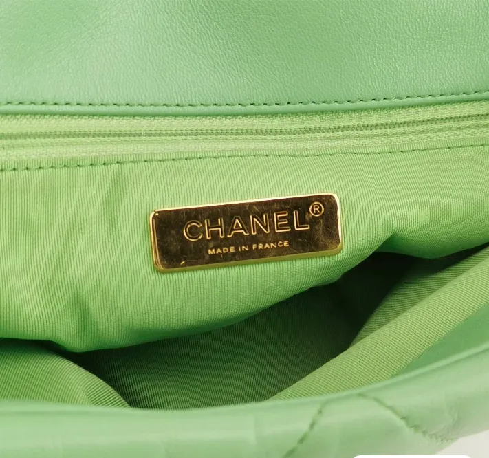 Preloved Chanel 19 Large Bag Green 24062178756265