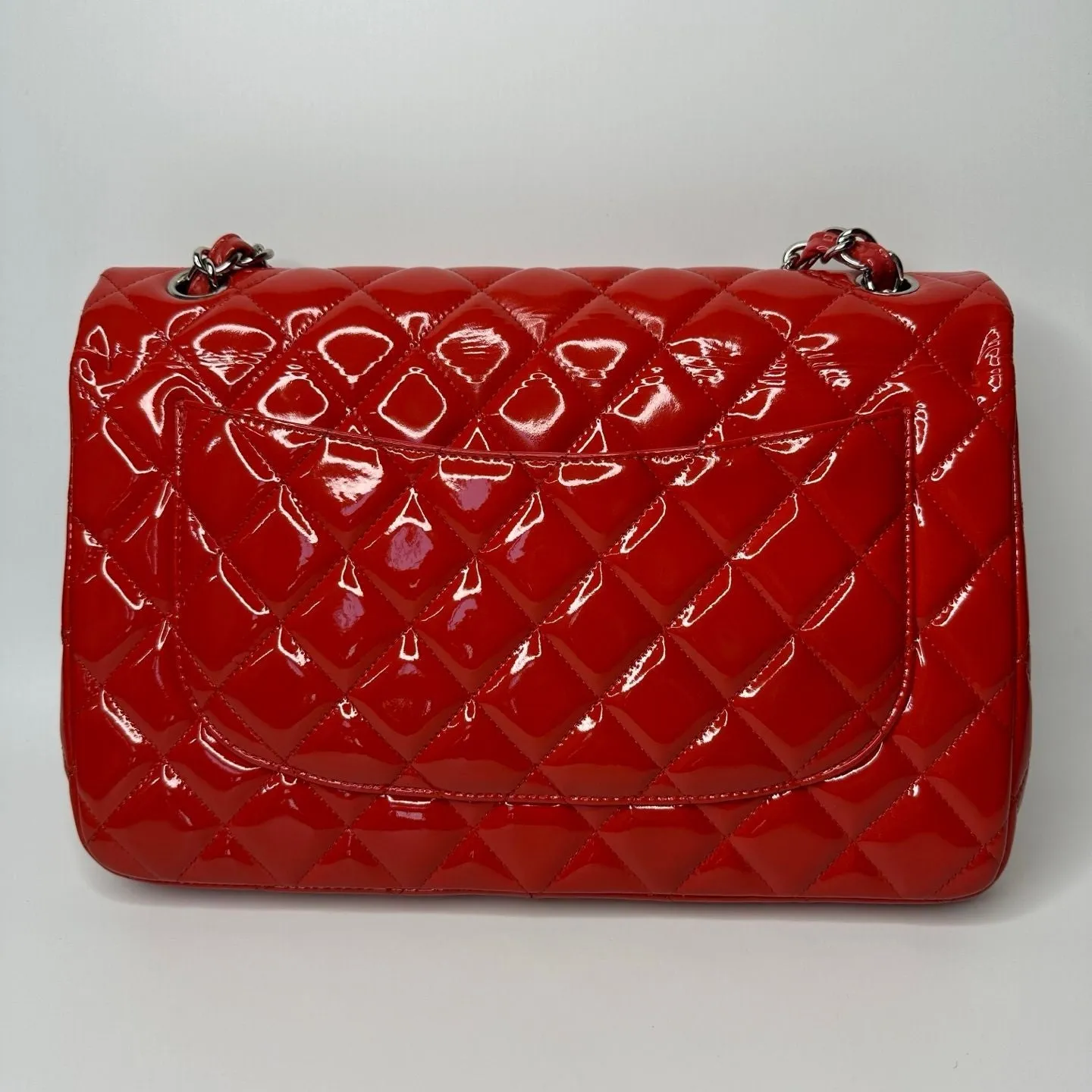 Preloved Chanel classic flap bag patent leather red -NG102764