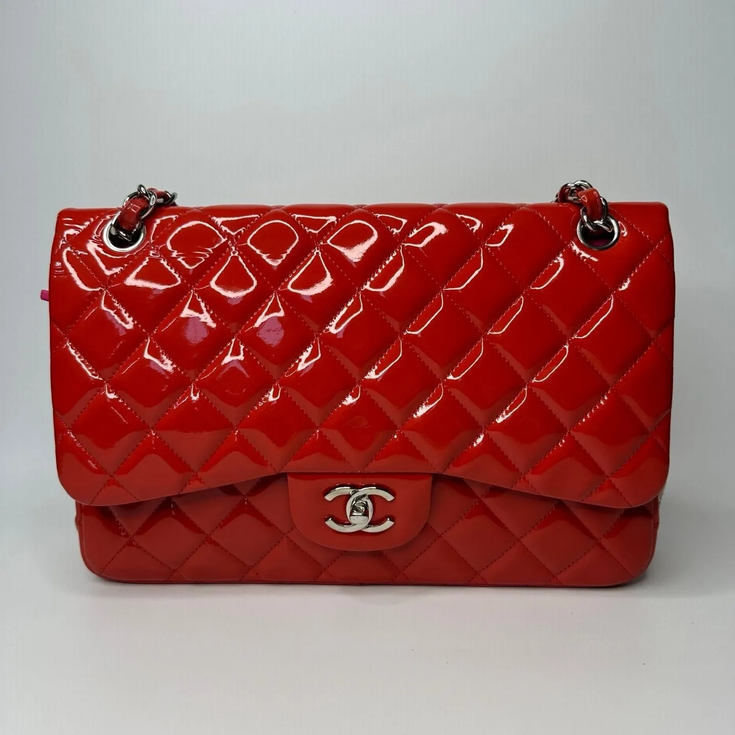 Preloved Chanel classic flap bag patent leather red -NG102764