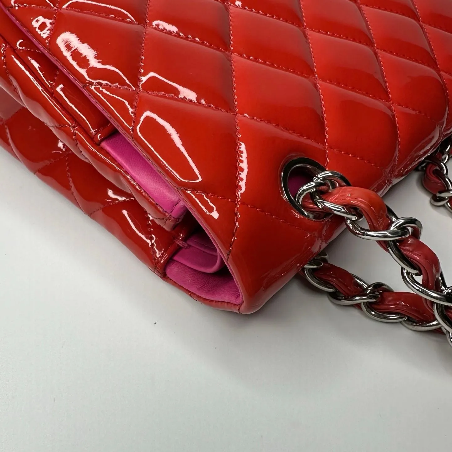 Preloved Chanel classic flap bag patent leather red -NG102764