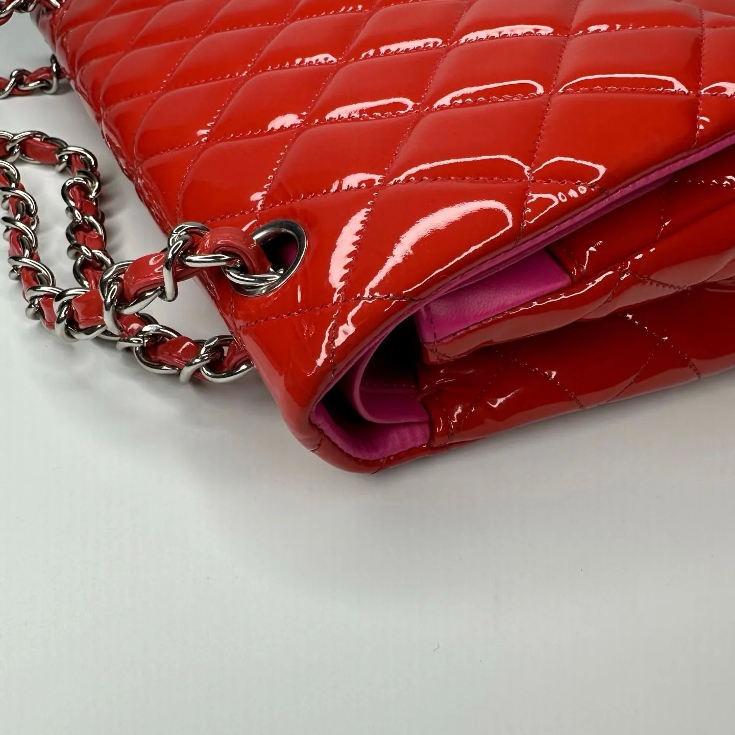 Preloved Chanel classic flap bag patent leather red -NG102764