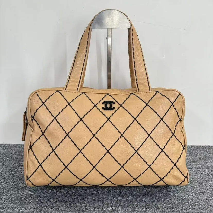 Preloved Chanel Diamond Quilted Beige Leather Shoulder Tote Bag