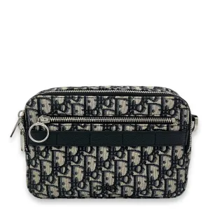 Safari Messenger Blue in Jacquard, Silver hardware