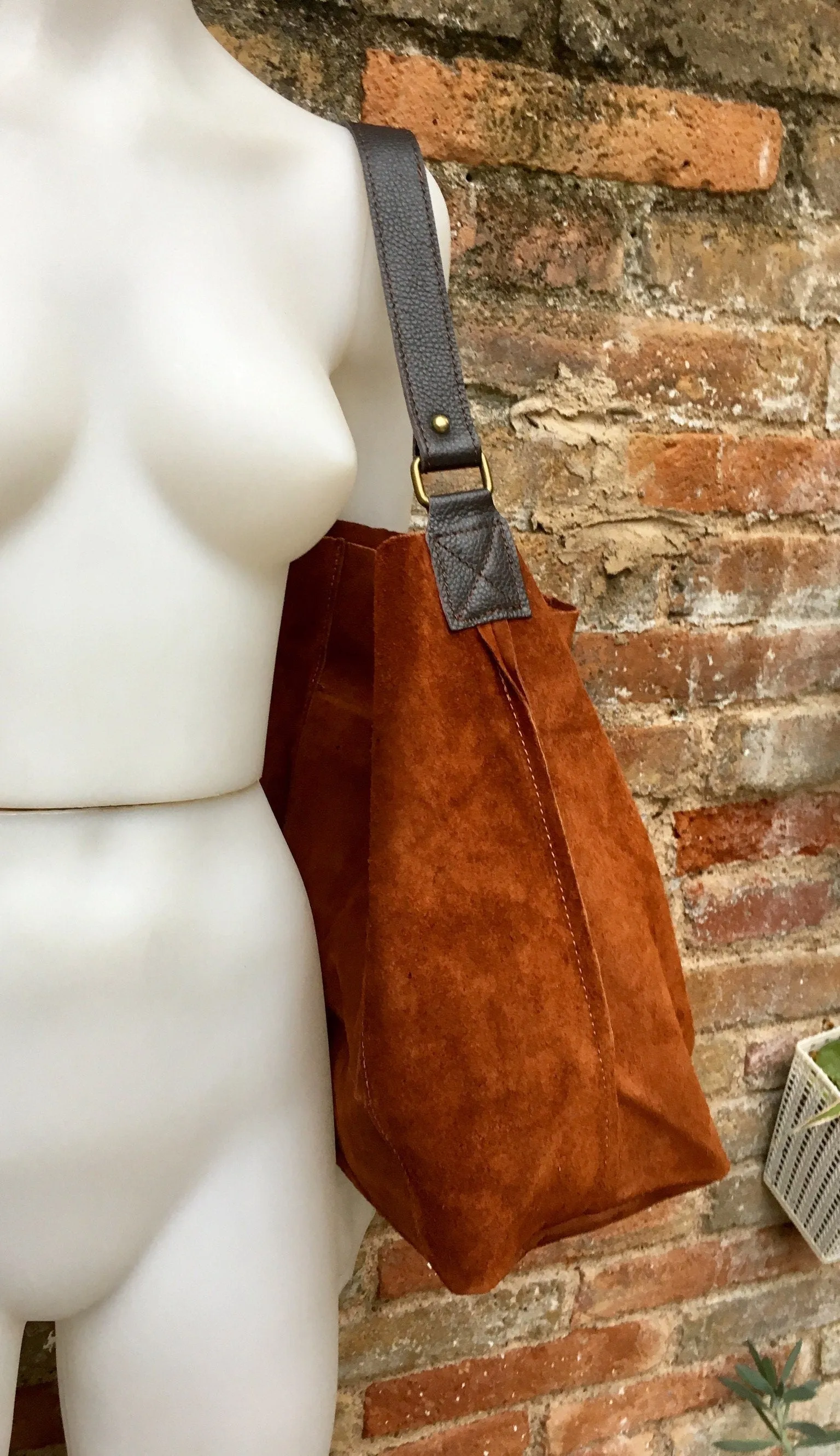 Slouch leather bag in rusty brown. Dark saddle brown hobo  bag. Boho bag.Book or tablet bags in suede. Dark camel brown soft leather shopper