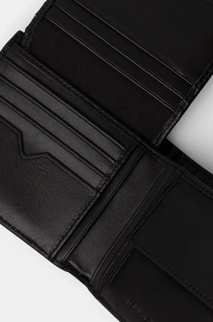 Th Corp Cc Flap And Coin