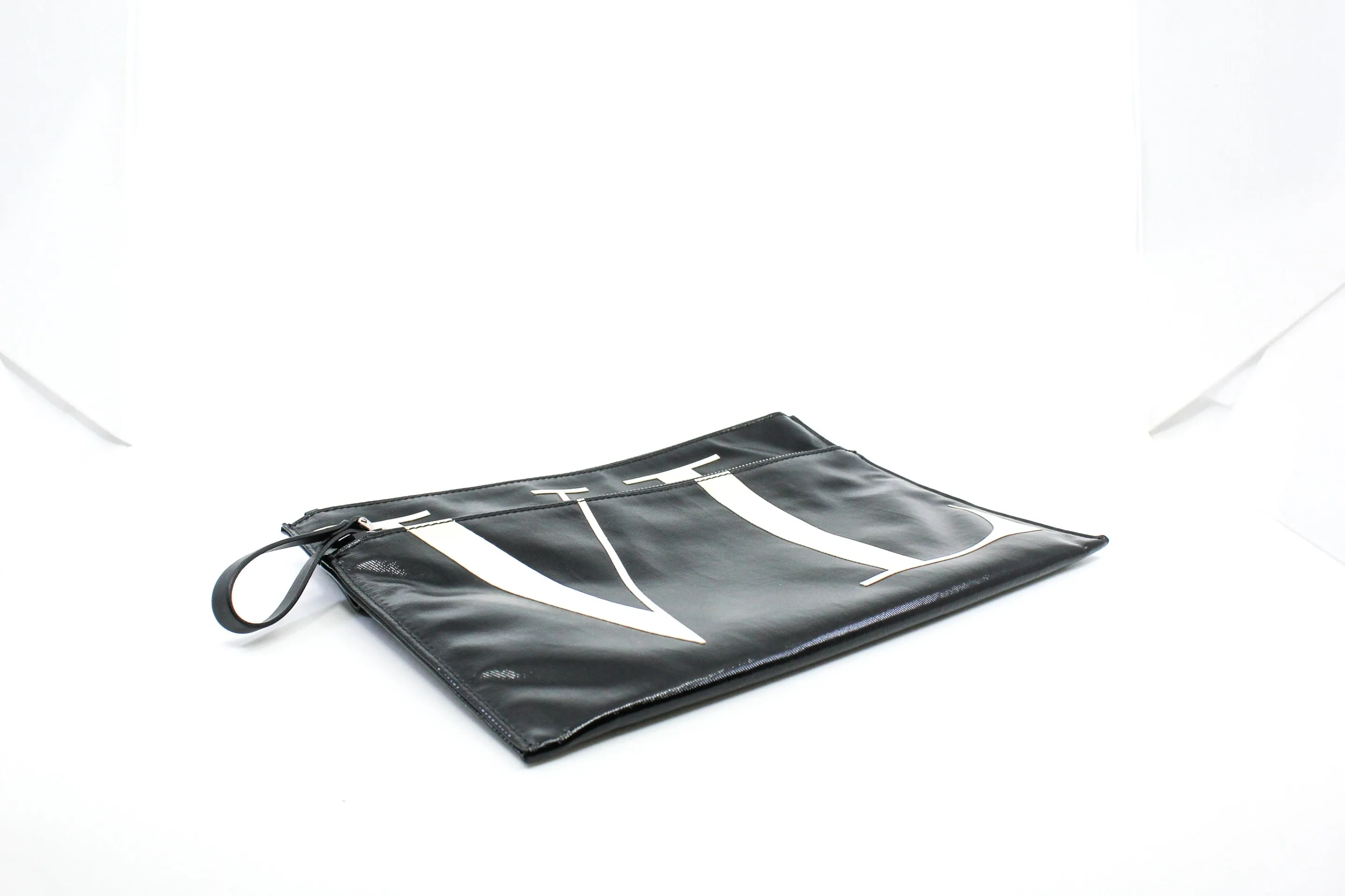 vt clutch black patent with tn logo white